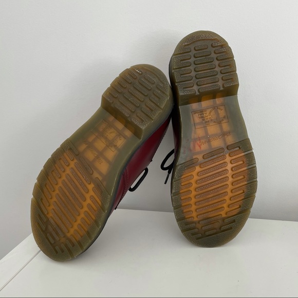 *SOLD* Dr. Martens Smooth Leather Oxford Shoes - Picture 10 of 11